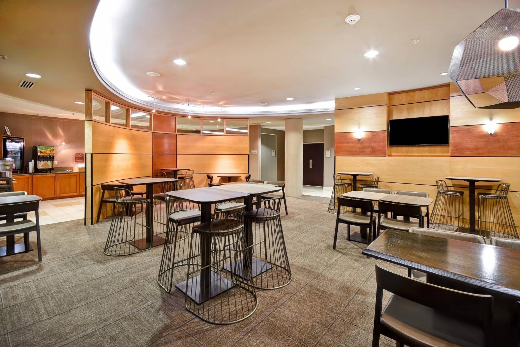 Springhill Suites Louisville Airport Экстерьер фото