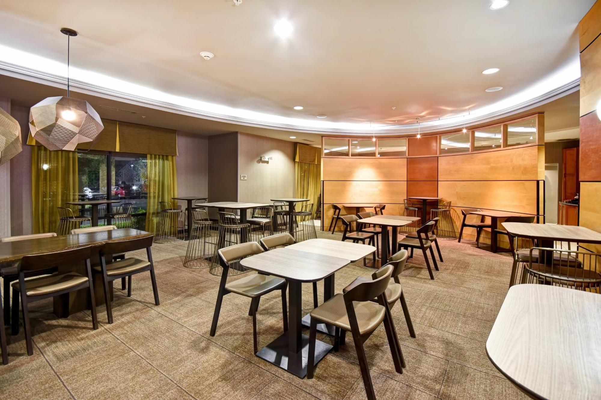 Springhill Suites Louisville Airport Экстерьер фото